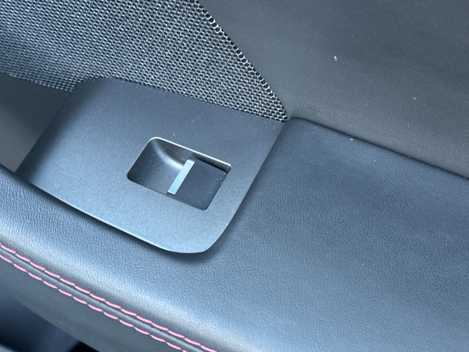 Used 2020 Jaguar F-TYPE R image 16