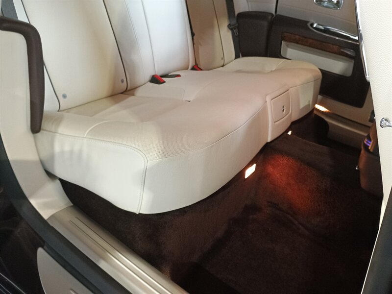 Used 2013 Rolls-Royce Ghost RWD image 39