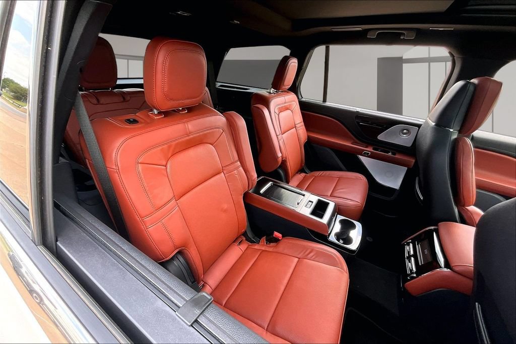 Used 2025 Lincoln Aviator Reserve w/ Equipment Group 201A AWD/4WD image 28