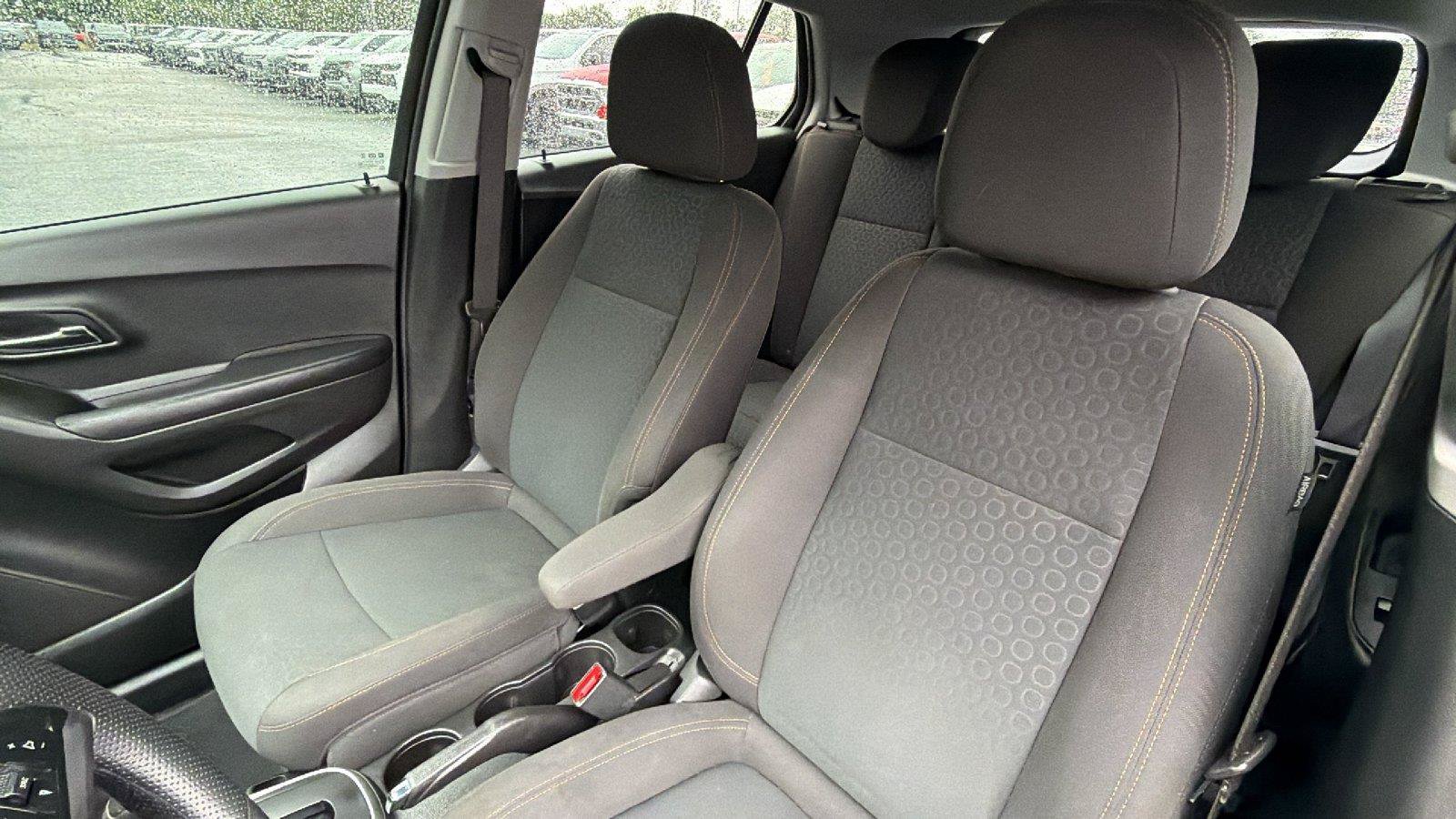 Used 2021 Chevrolet Trax LS w/ Tint and Cruise Package FWD image 17