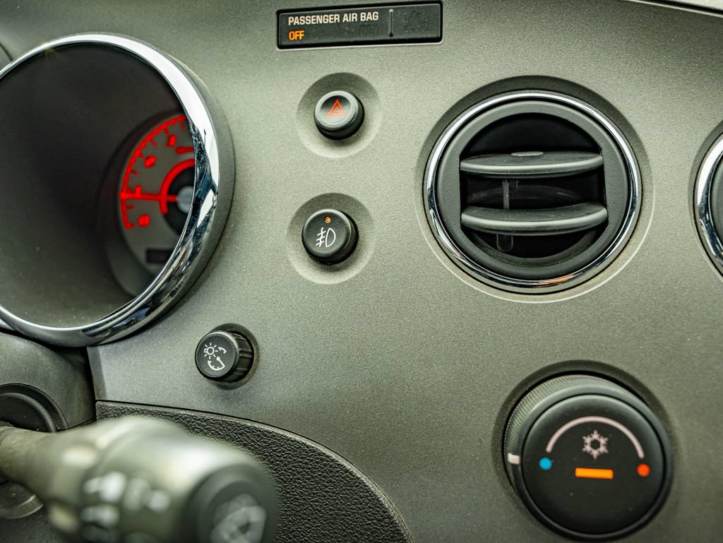 Used 2006 Pontiac Solstice Convertible w/ Premium Package RWD image 33