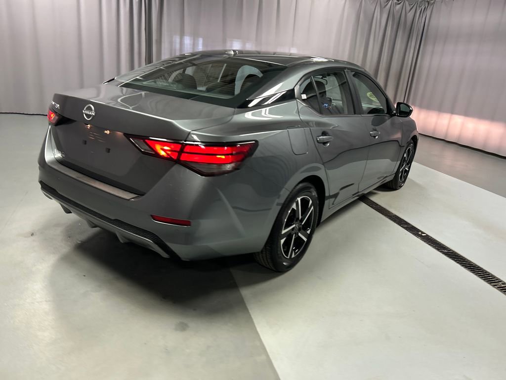 Used 2025 Nissan Sentra SV image 7
