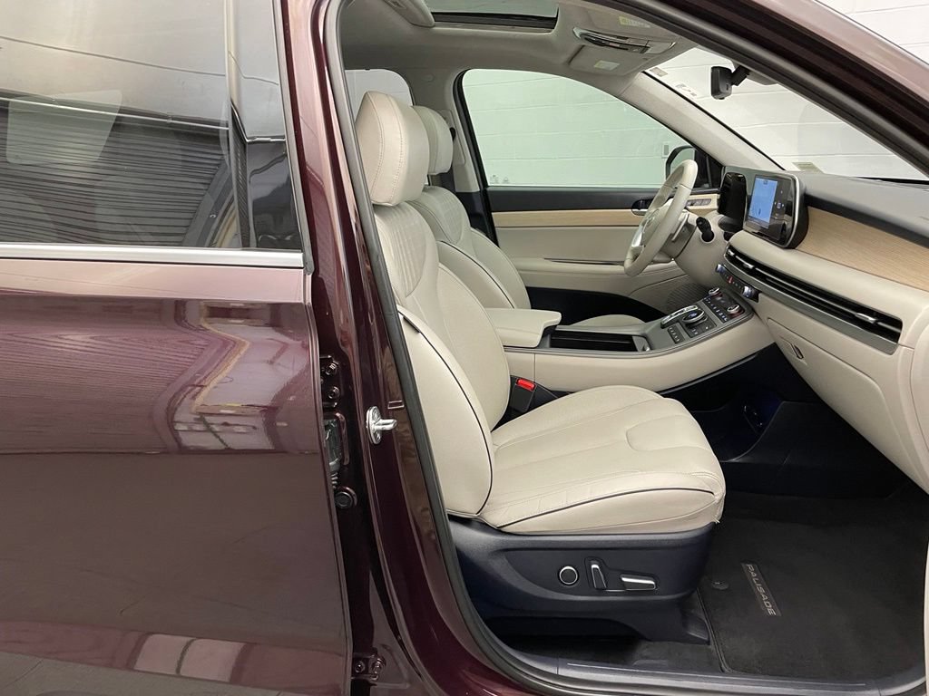 Used 2023 Hyundai Palisade Limited FWD image 29