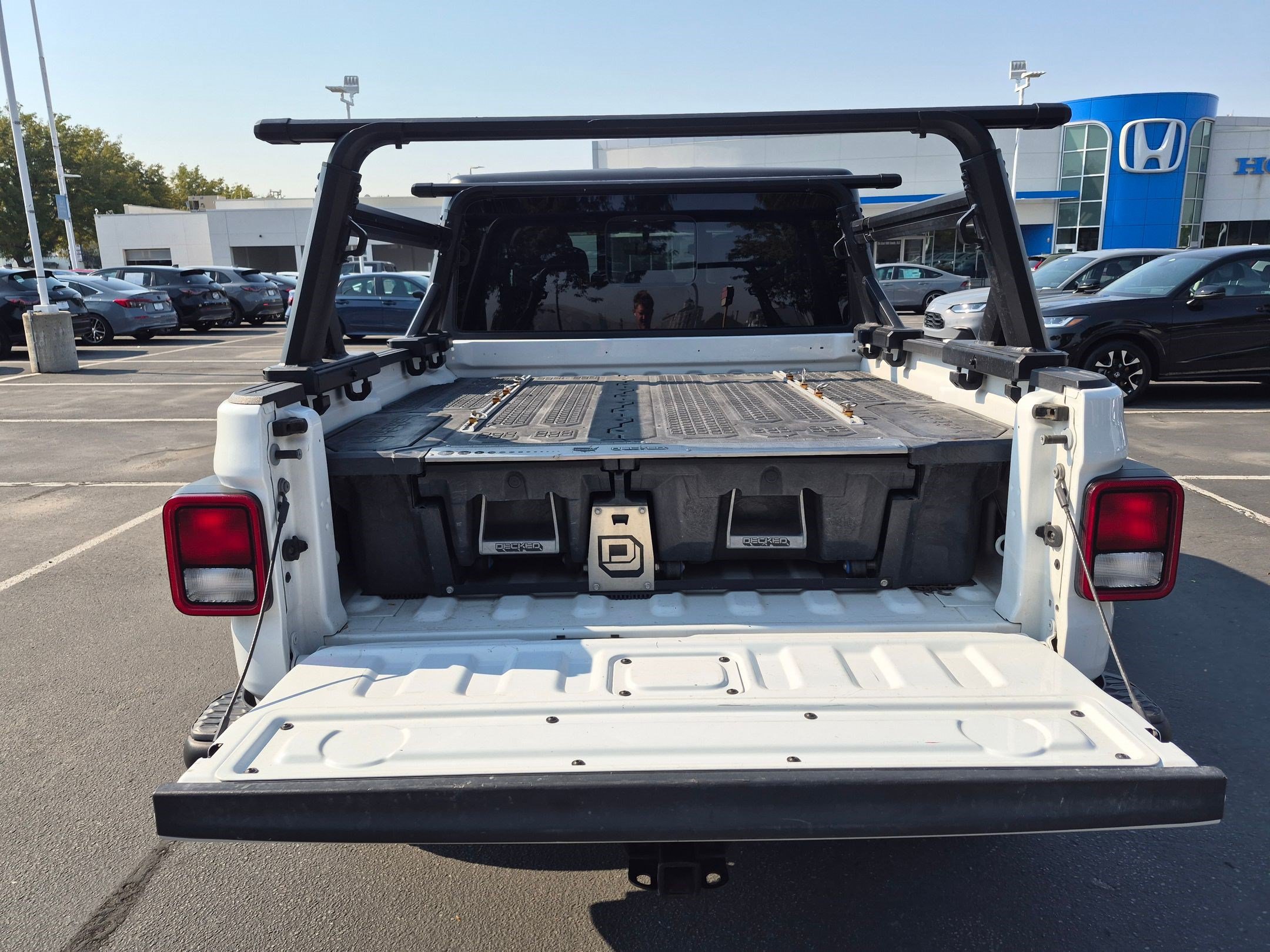 Used 2023 Jeep Gladiator Rubicon w/ Cold Weather Group AWD/4WD image 29