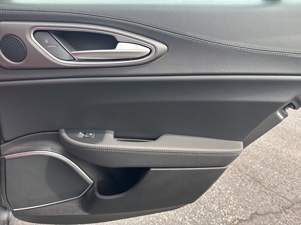 Used 2022 Alfa Romeo Giulia Veloce image 55