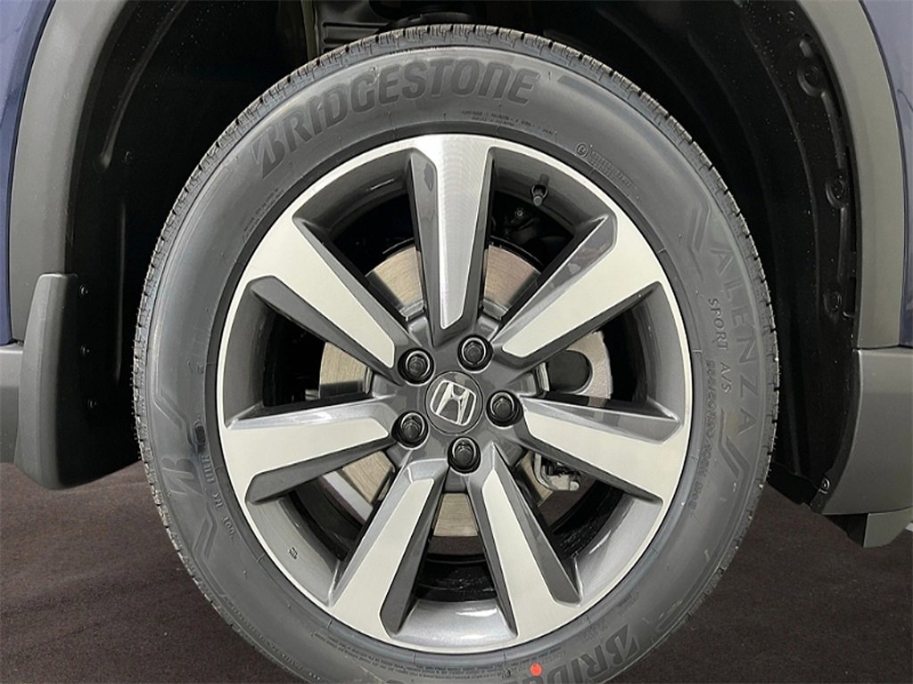 New 2025 Honda Pilot Touring image 9