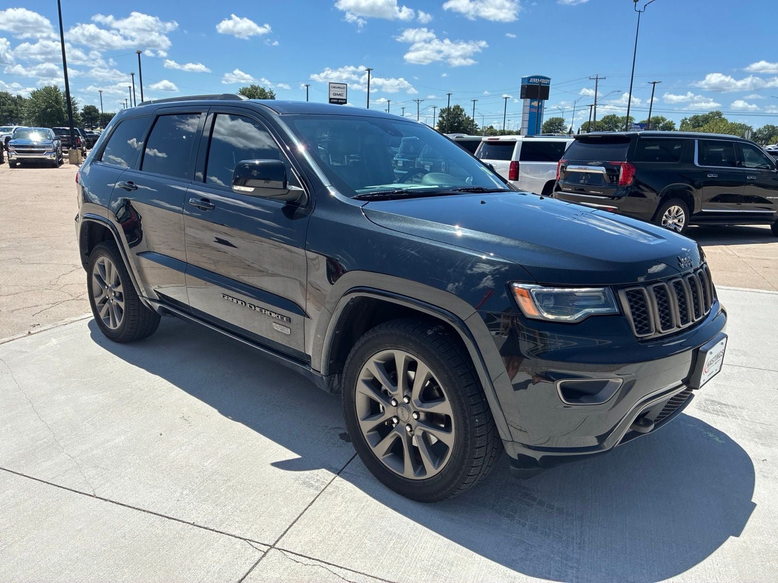 Used 2016 Jeep Grand Cherokee Limited 75th Anniversary AWD/4WD image 9