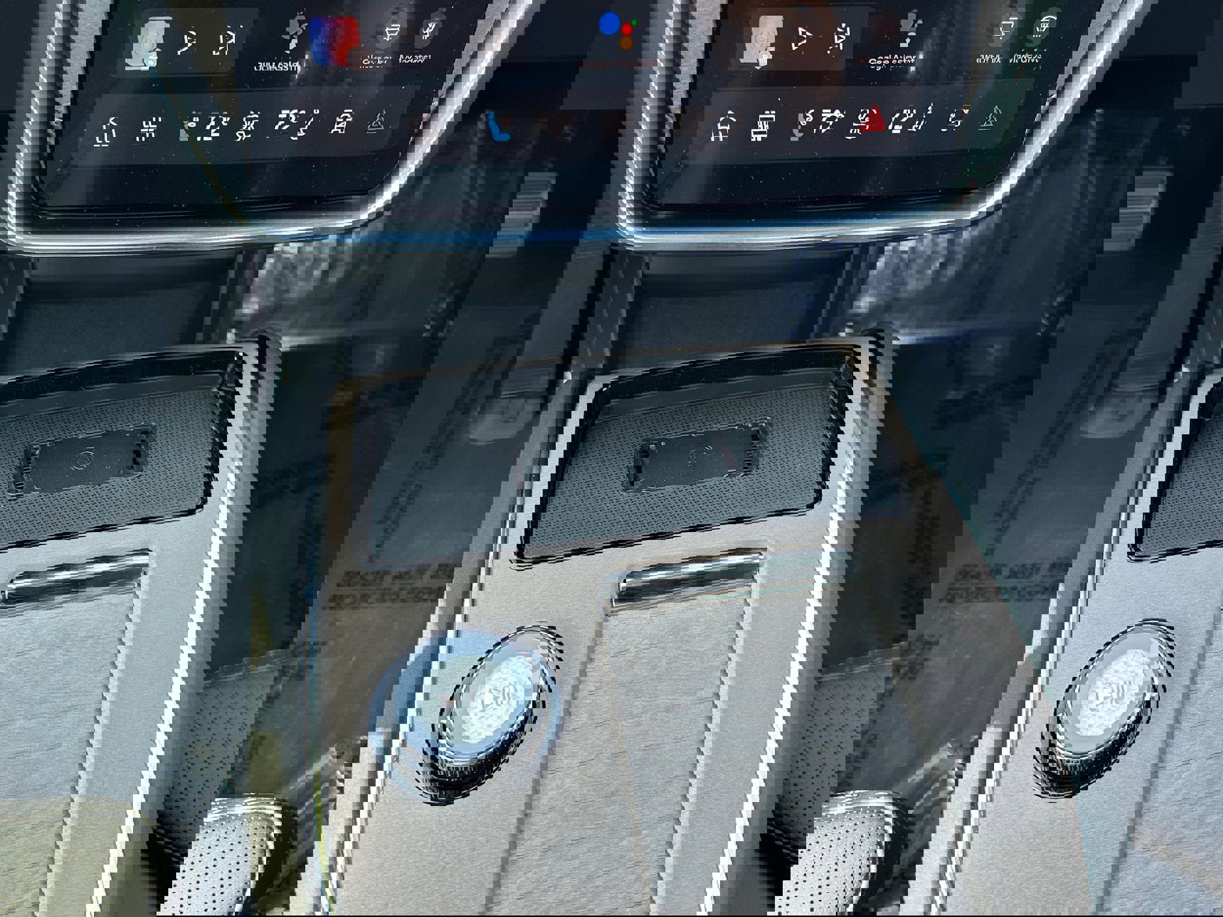 New 2025 Volvo EX90 Plus image 13