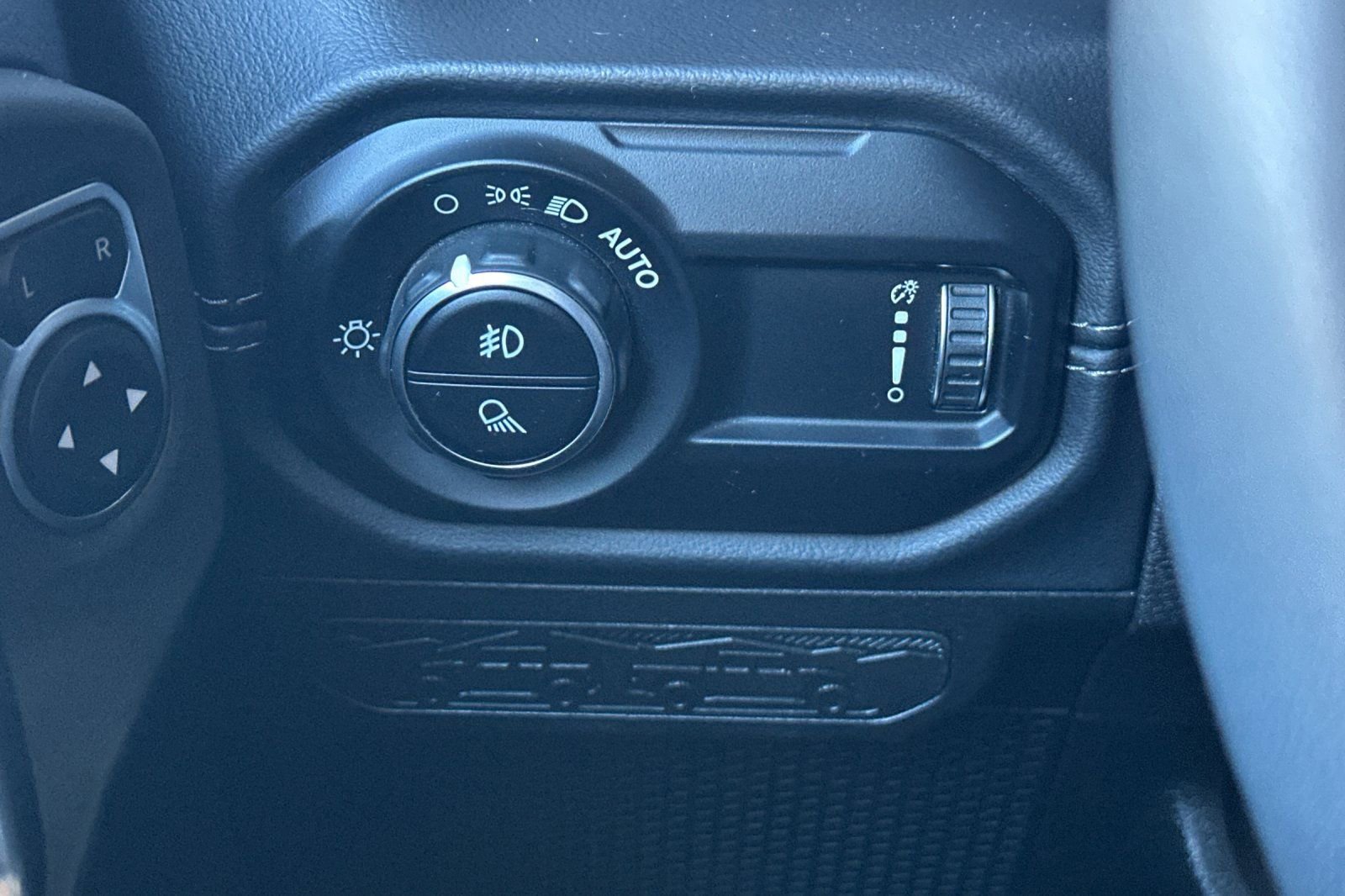 Used 2025 Jeep Gladiator Rubicon w/ Safety Group image 30