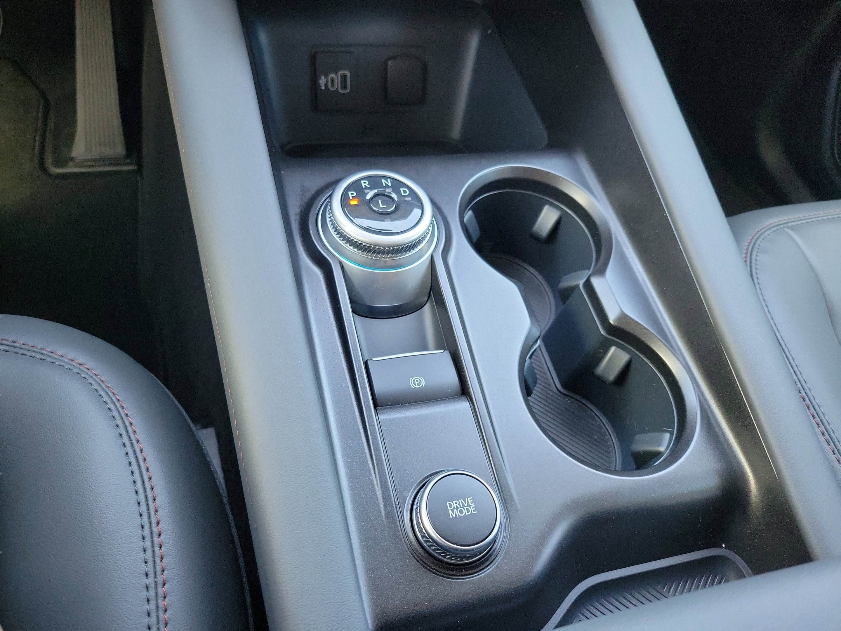 New 2026 Ford Explorer Active w/ Active Comfort Package RWD image 18