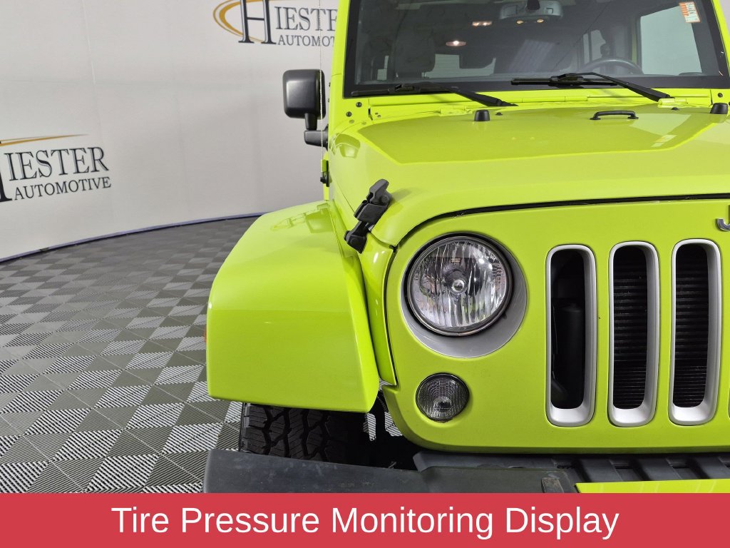 Used 2016 Jeep Wrangler Unlimited Sahara w/ Connectivity Group AWD/4WD image 11