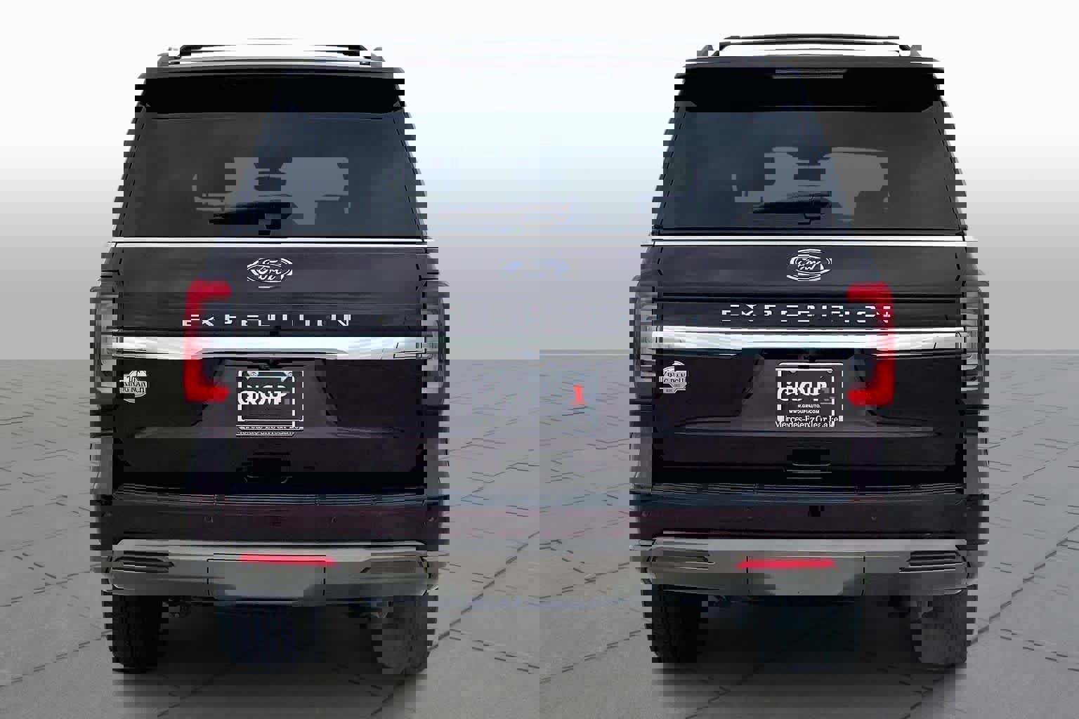 Used 2024 Ford Expedition King Ranch image 4