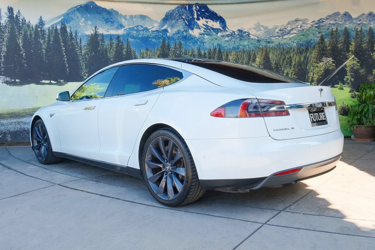 Used 2015 Tesla Model S 70 RWD image 4