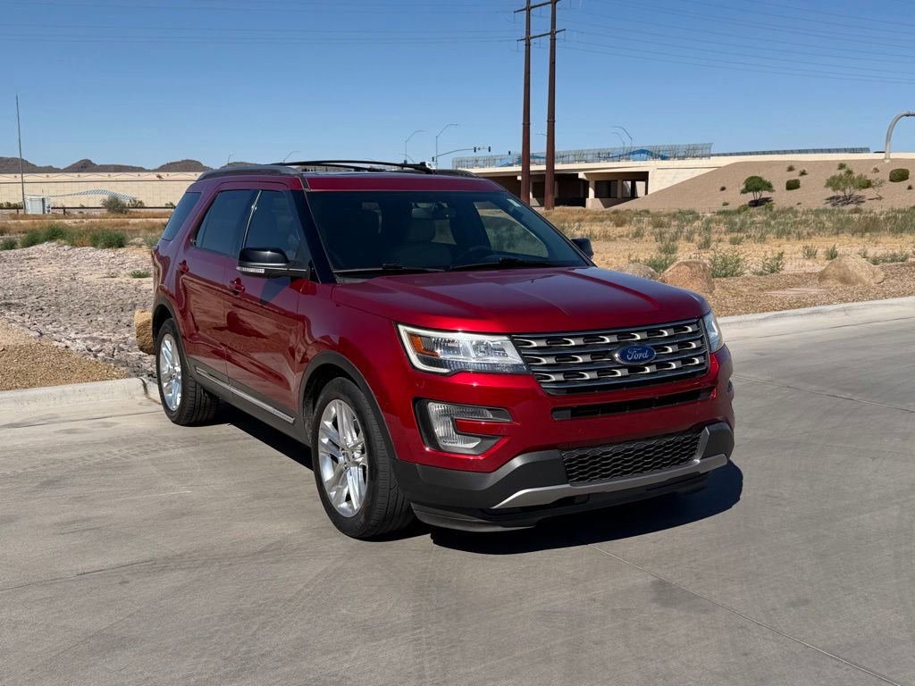 Used 2017 Ford Explorer XLT w/ Equipment Group 202A image 10