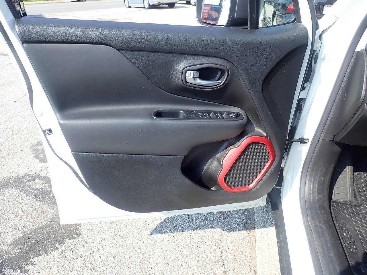 Used 2016 Jeep Renegade Trailhawk w/ Cold Weather Group image 13