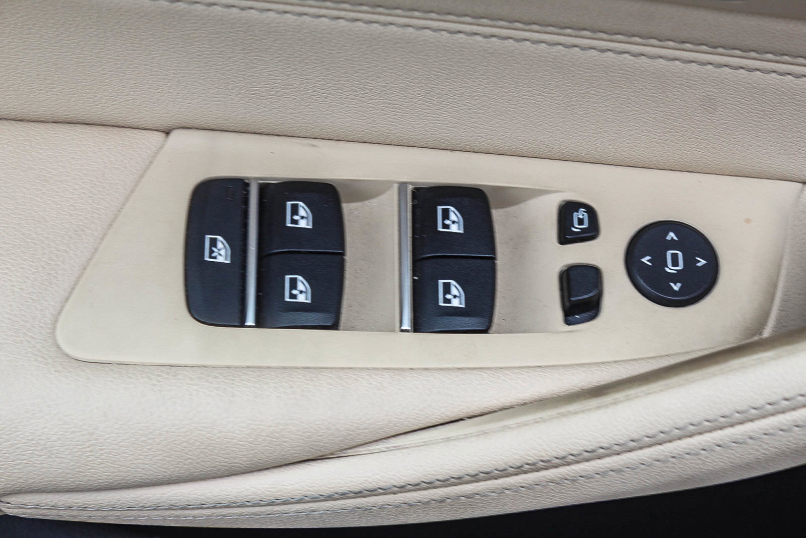 Certified 2023 BMW 530i w/ Premium Package image 20