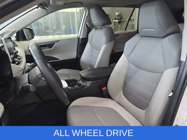 Used 2020 Toyota RAV4 Limited w/ Limited Grade Weather Package image 15