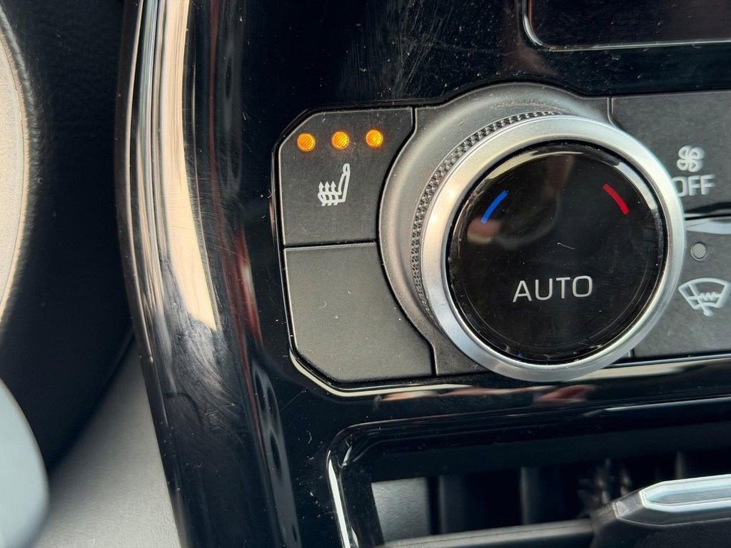 Used 2023 Toyota Highlander XLE image 23