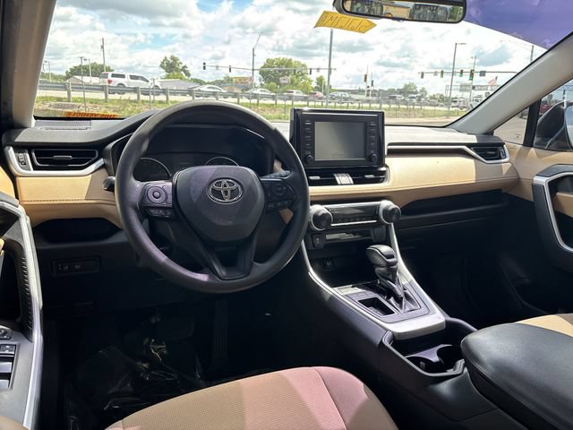 Used 2019 Toyota RAV4 LE FWD image 17