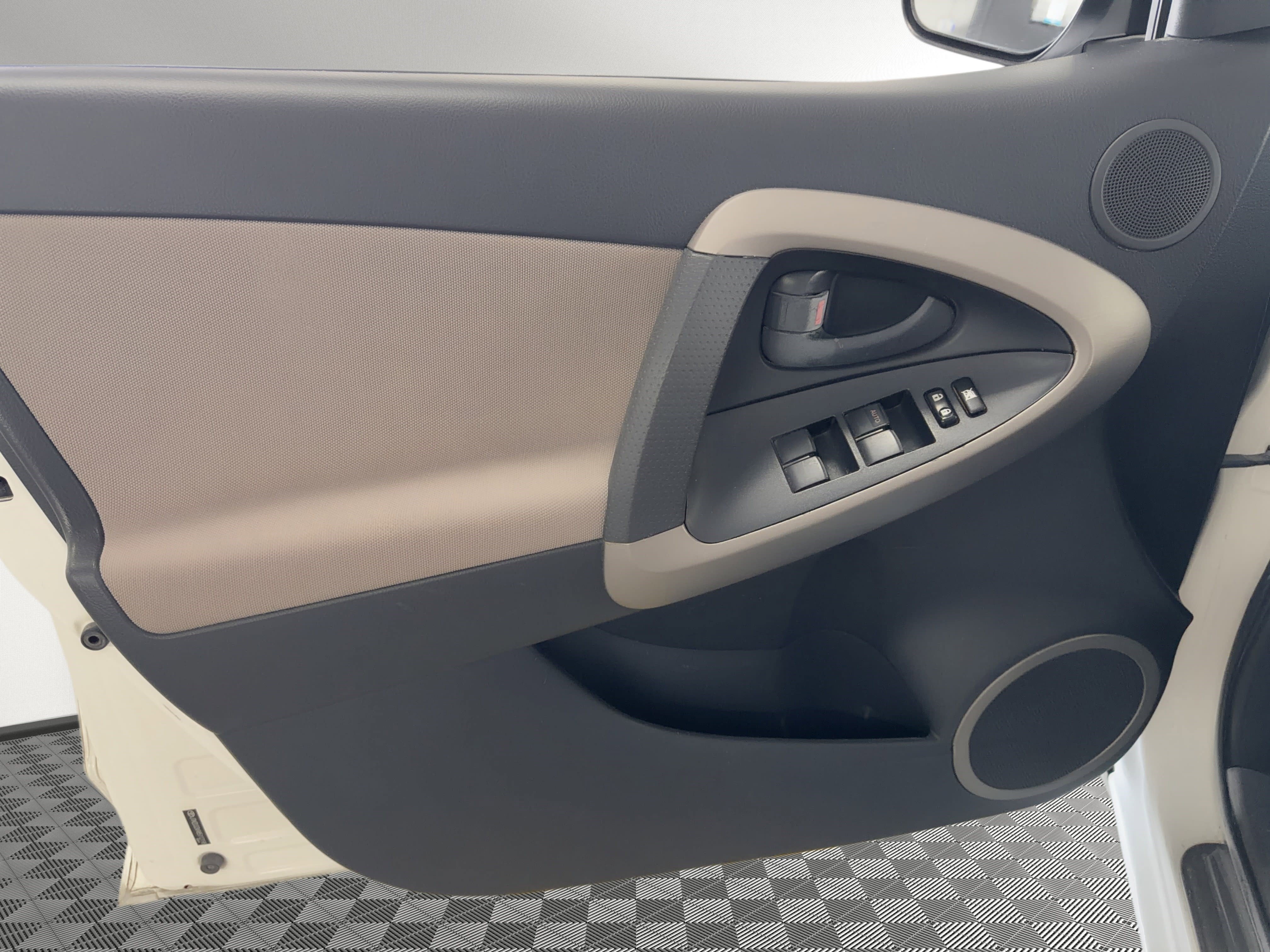 Used 2008 Toyota RAV4 2WD image 14