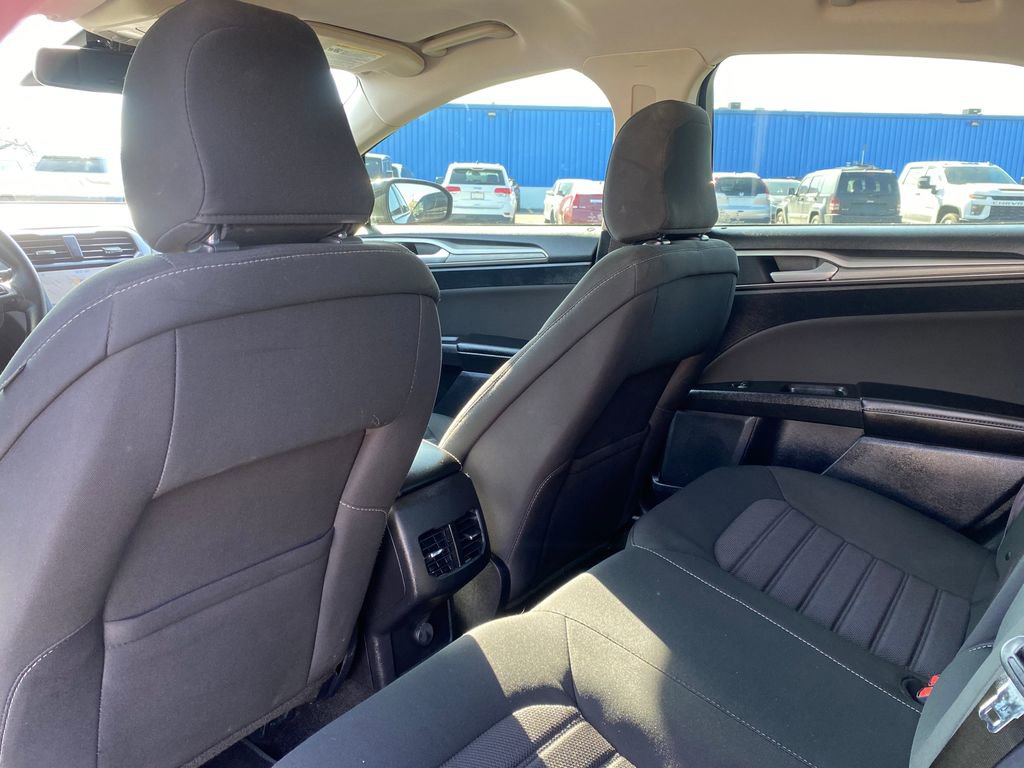 Used 2020 Ford Fusion SE image 13