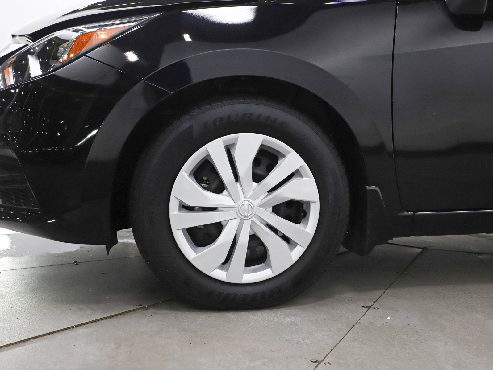 Used 2021 Nissan Versa S image 28