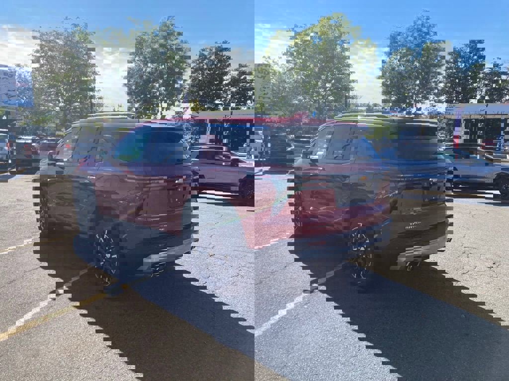 New 2025 Chevrolet Traverse LT w/ Sun and Wheel Package image 5