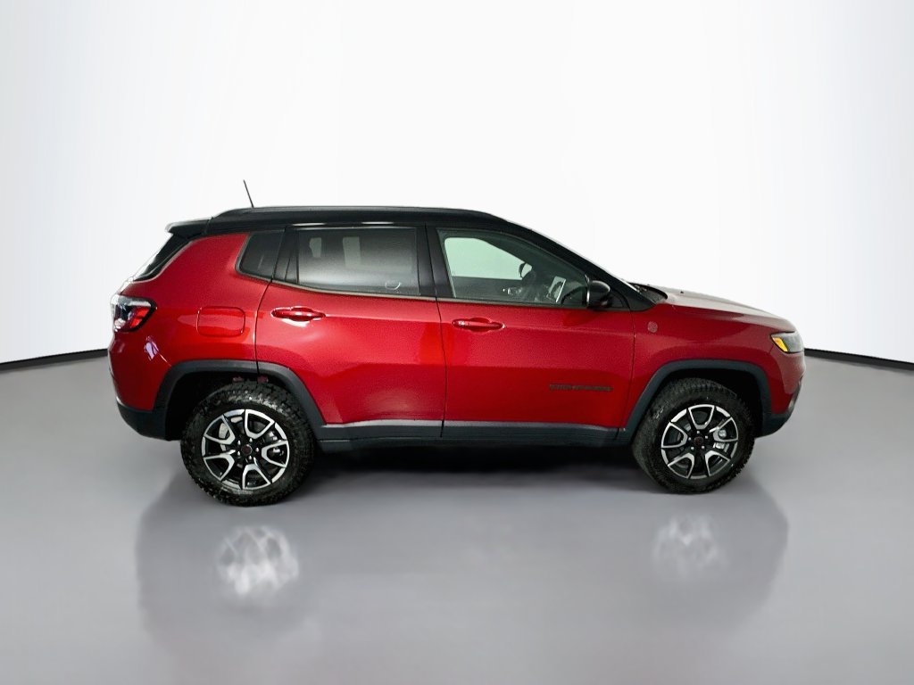 New 2026 Jeep Compass Trailhawk w/ Sun, Sound & Navigation Group AWD/4WD image 8