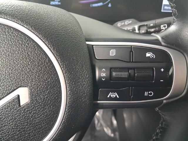Used 2024 Kia Sportage EX FWD image 13