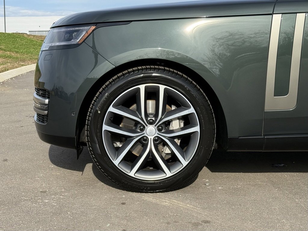 Certified 2024 Land Rover Range Rover SE image 10