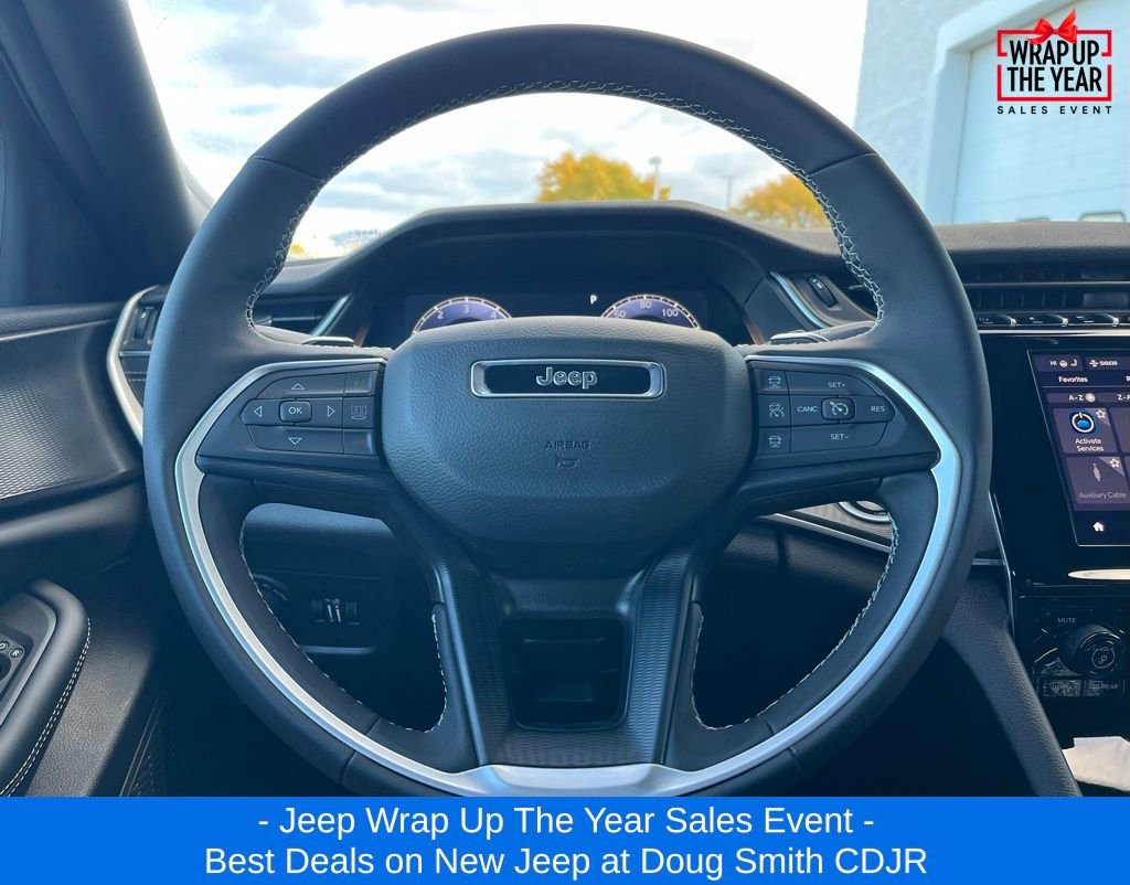 New 2025 Jeep Grand Cherokee L Laredo image 11