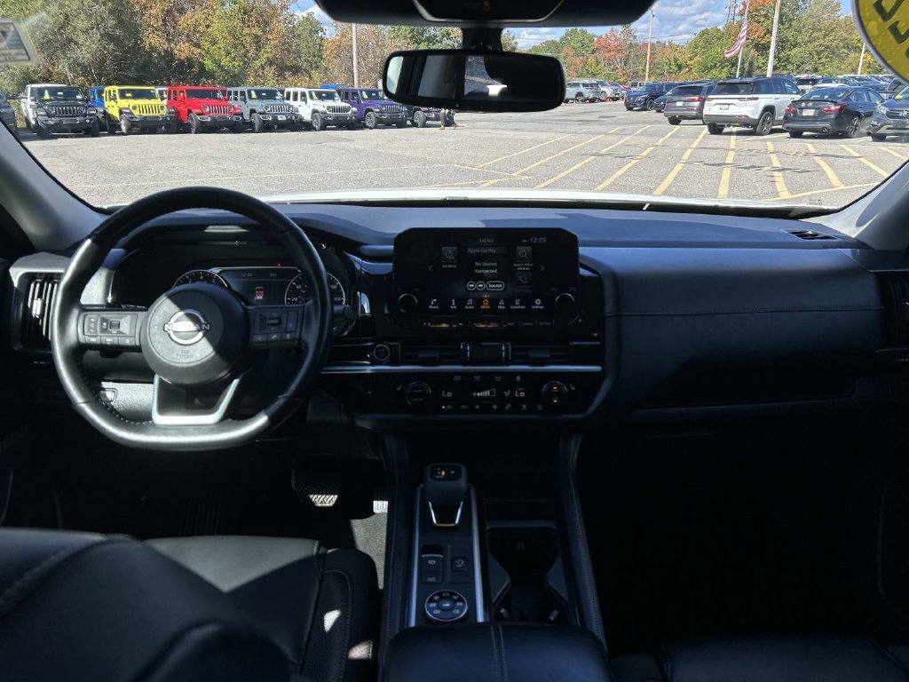 Used 2022 Nissan Pathfinder SL AWD/4WD image 19