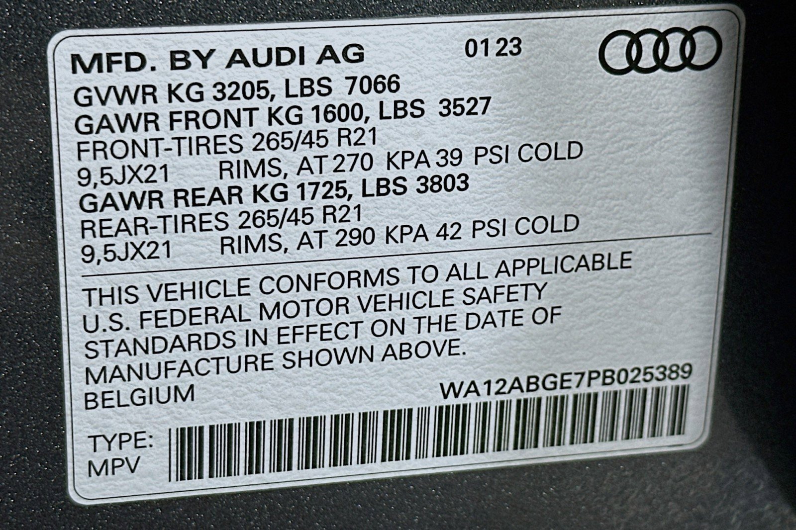 Used 2023 Audi e-tron Premium Plus w/ Premium Plus Package image 24