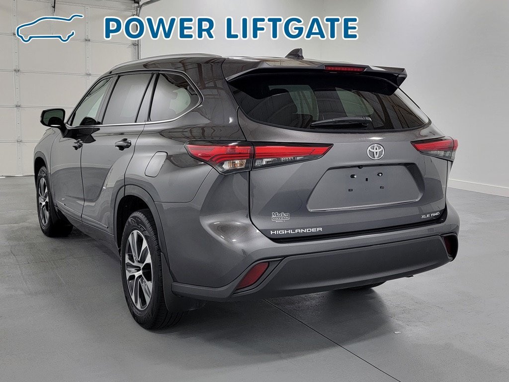 Used 2022 Toyota Highlander XLE AWD/4WD image 6