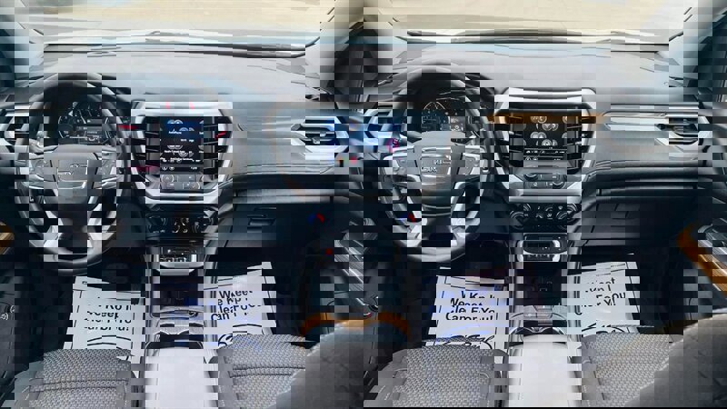 Used 2023 GMC Acadia SLE w/ Driver Convenience Package image 13