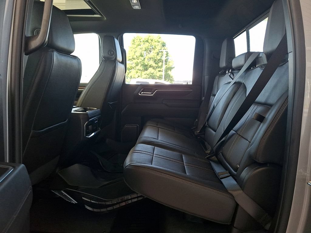 Certified 2025 Chevrolet Silverado 2500 High Country w/ Technology Package AWD/4WD image 10
