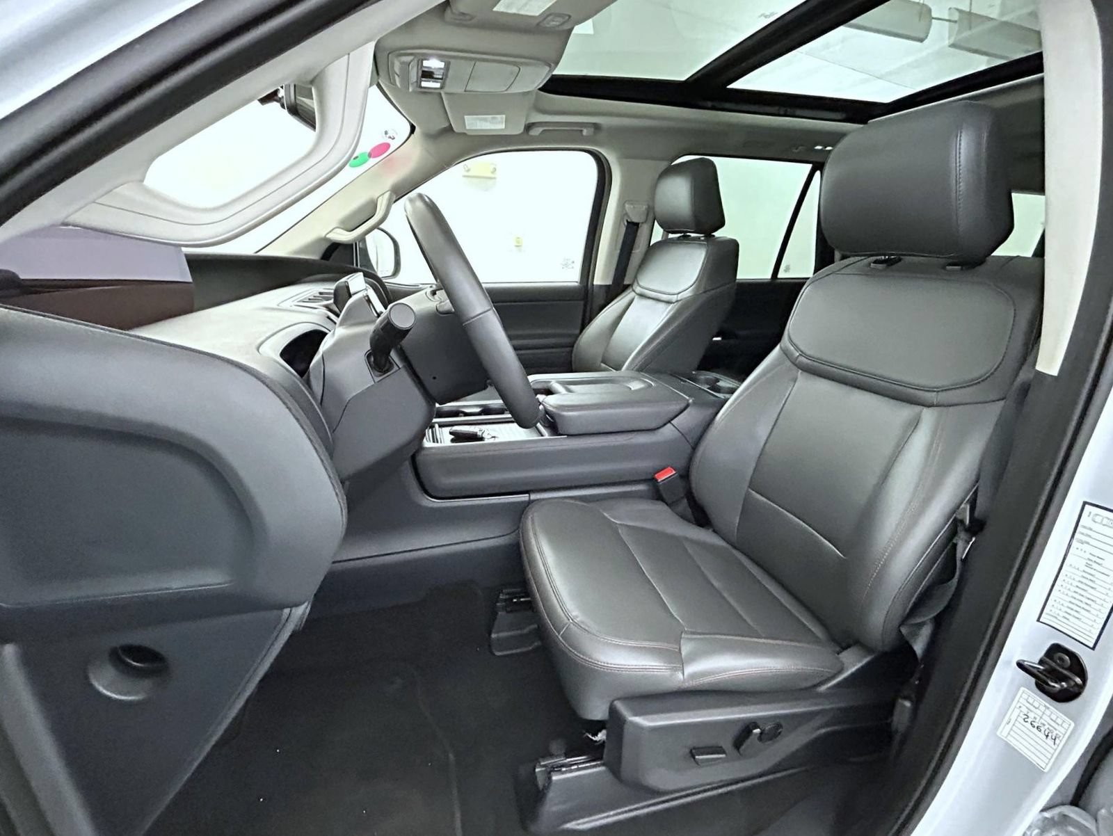 Used 2025 Ford Expedition Max Active AWD/4WD image 10