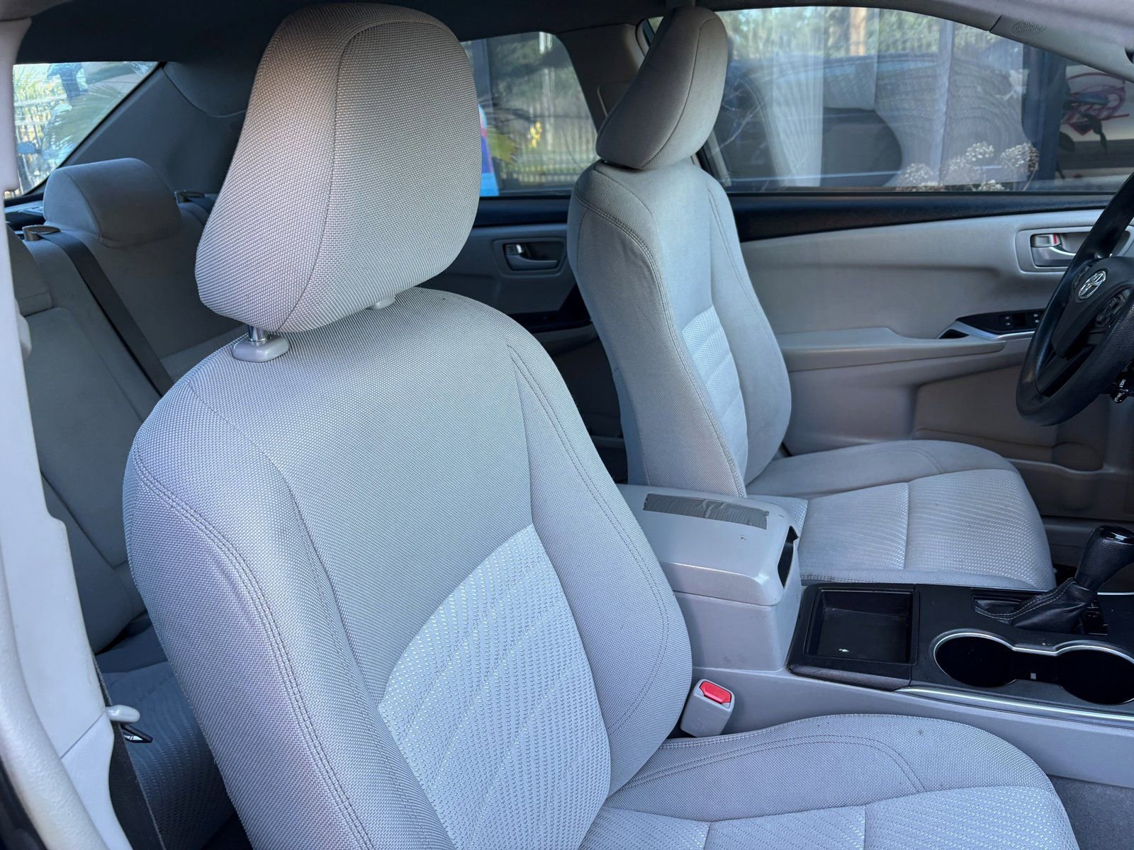 Used 2015 Toyota Camry LE image 25