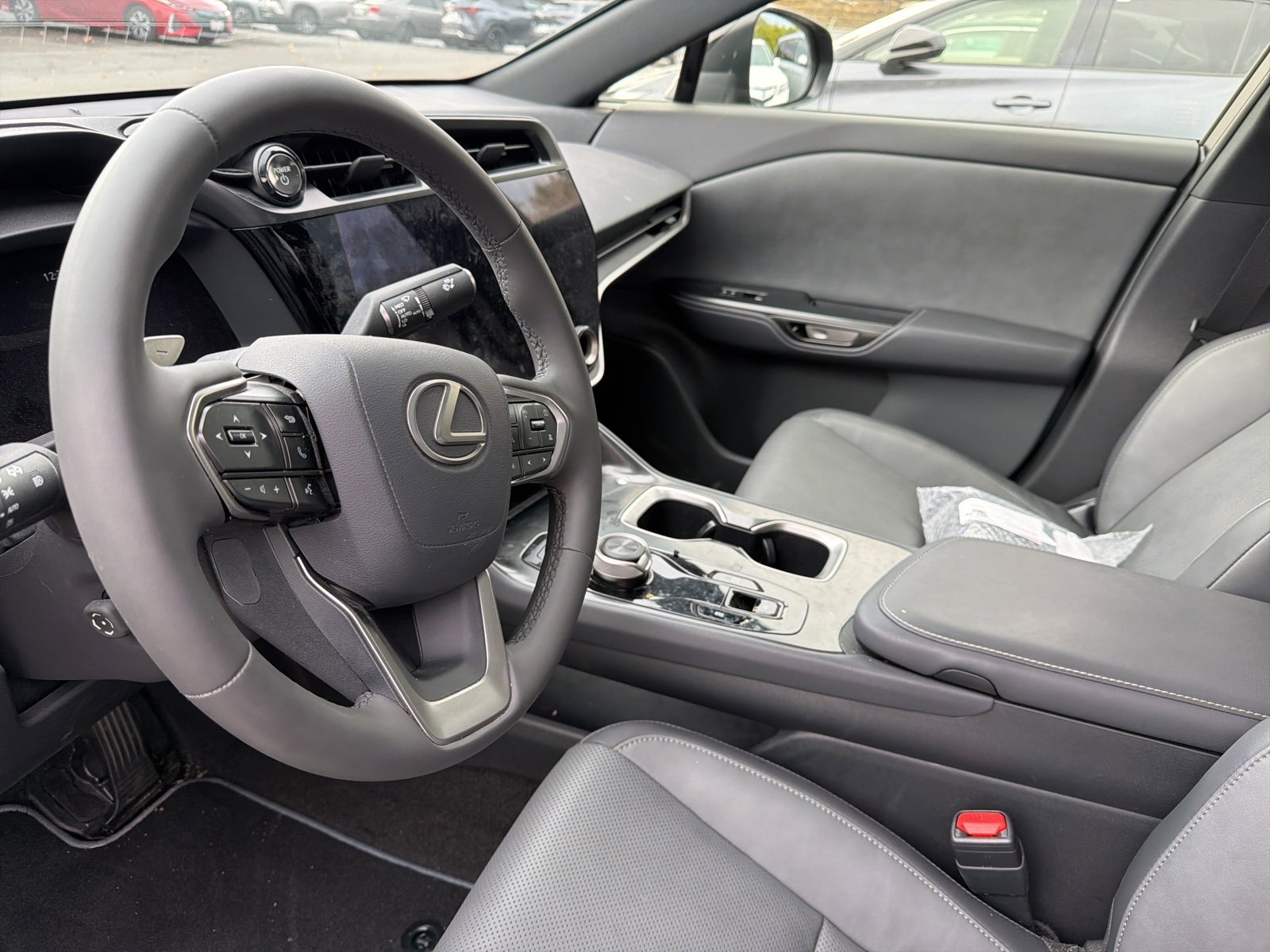 Used 2025 Lexus RZ 300e image 10