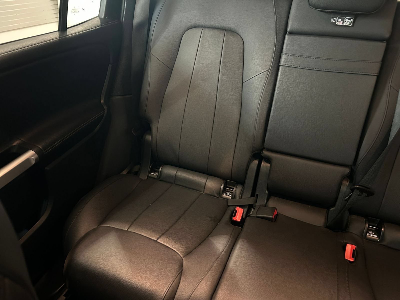Used 2025 Mercedes-Benz GLB 250 image 40