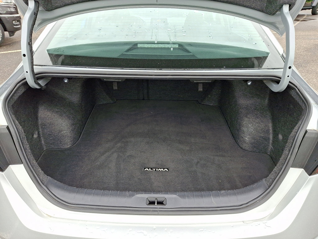 Used 2024 Nissan Altima 2.5 SV FWD image 18