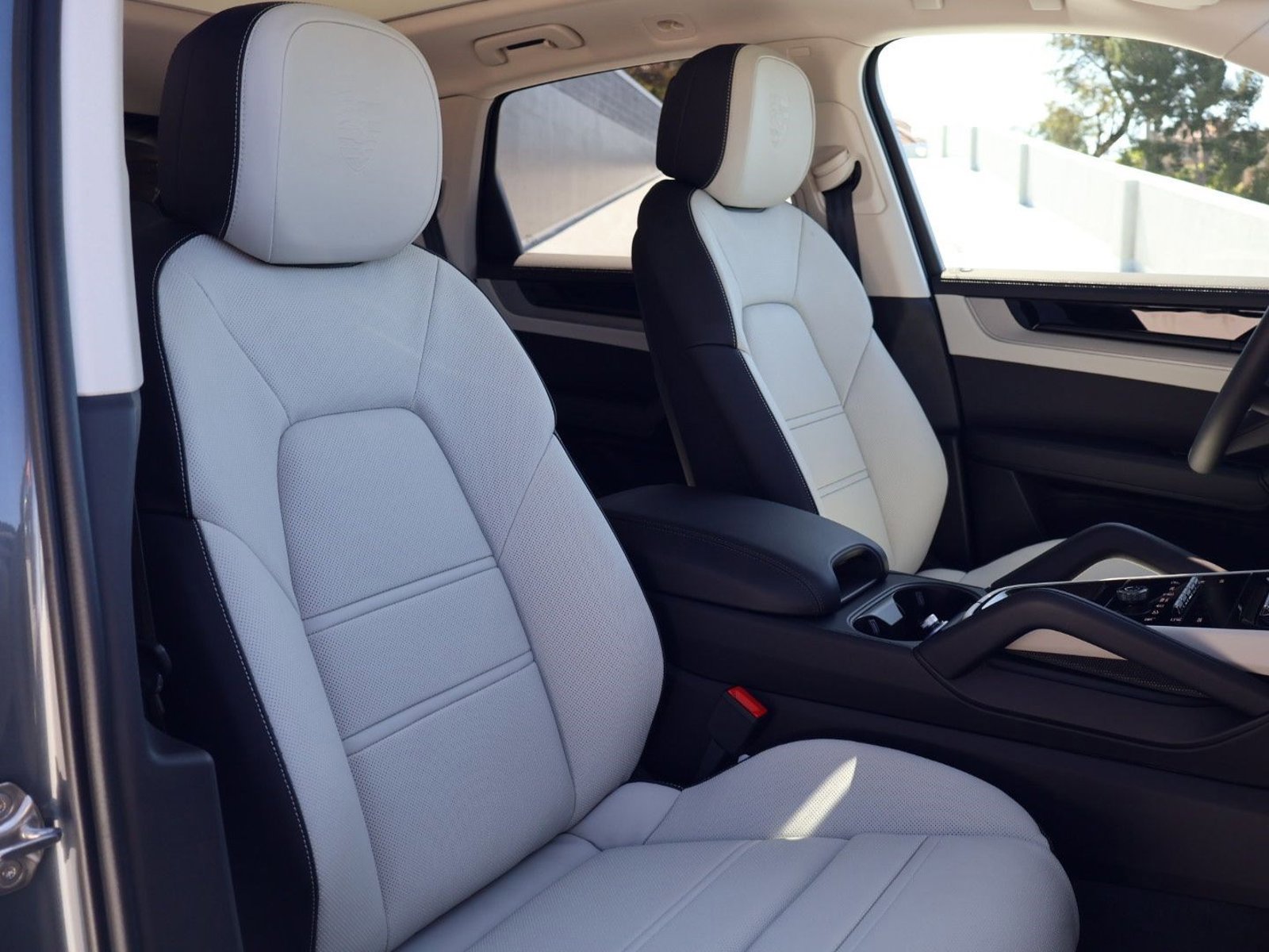 New 2026 Porsche Cayenne image 24