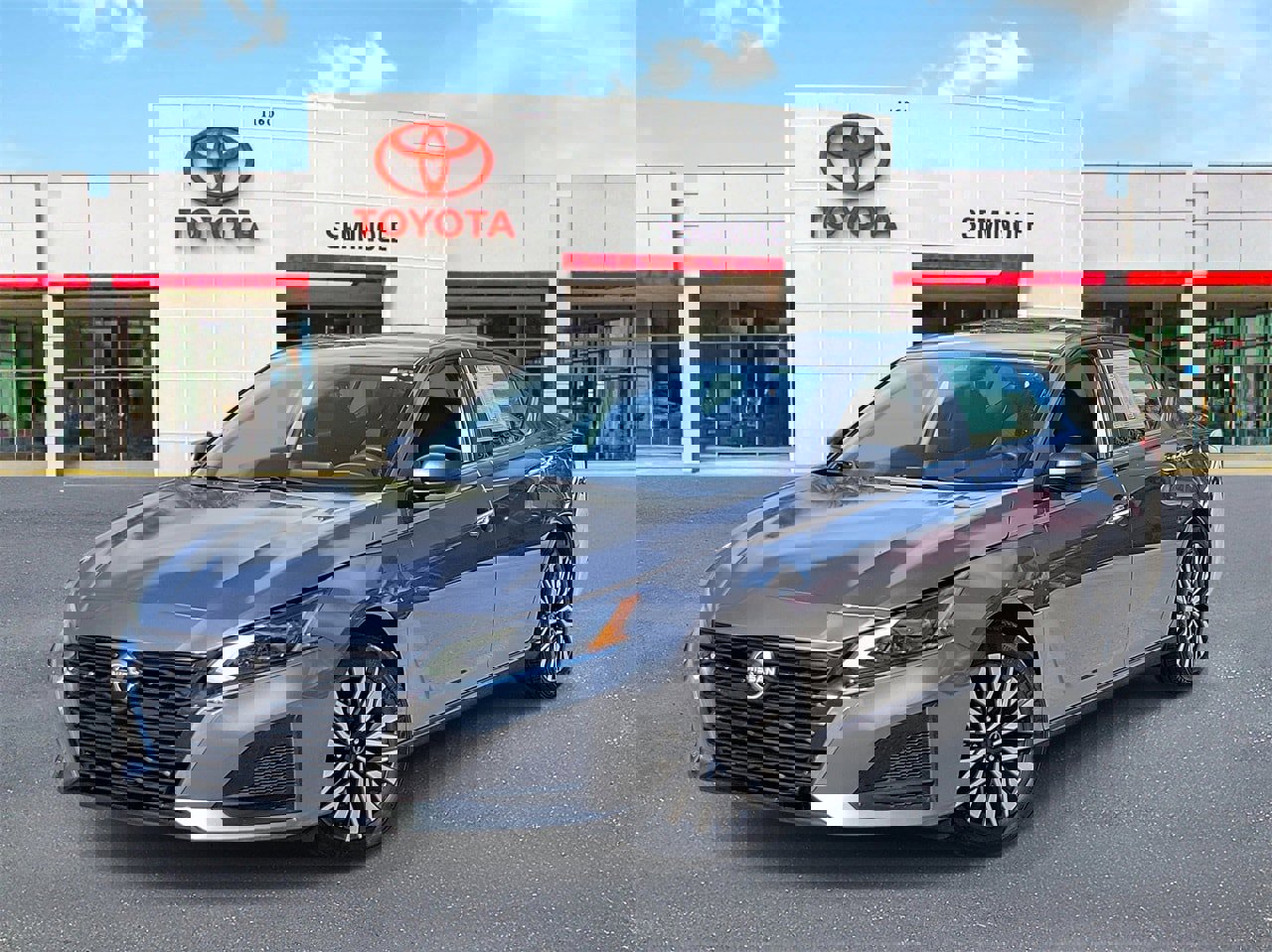 Used 2024 Nissan Altima 2.5 SV