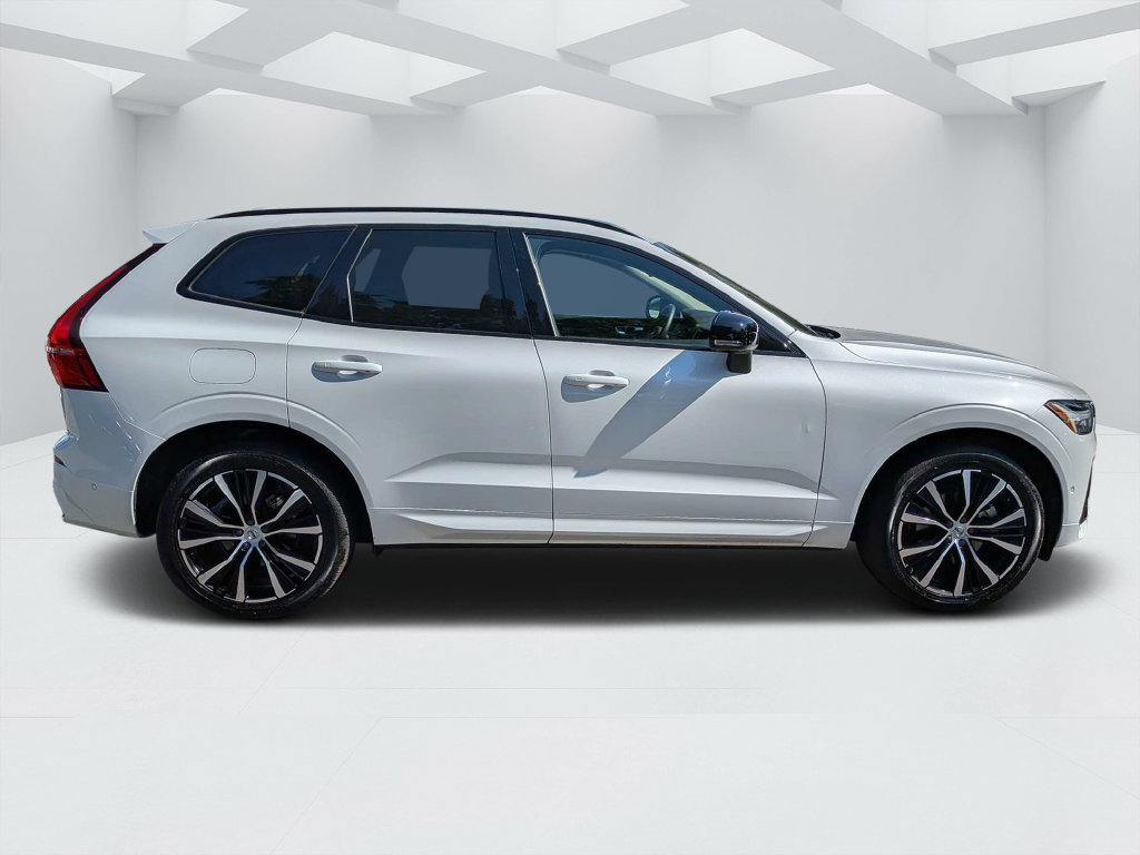 Certified 2025 Volvo XC60 B5 Plus AWD/4WD image 2