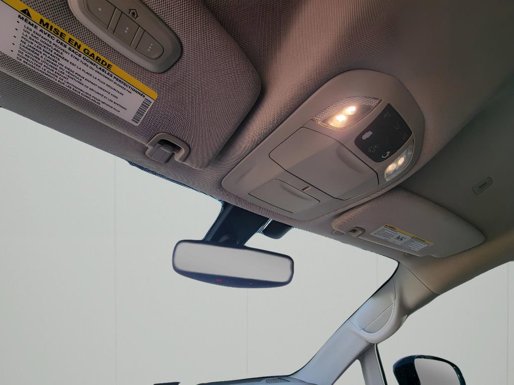 Used 2018 Chrysler Pacifica Touring-L image 25