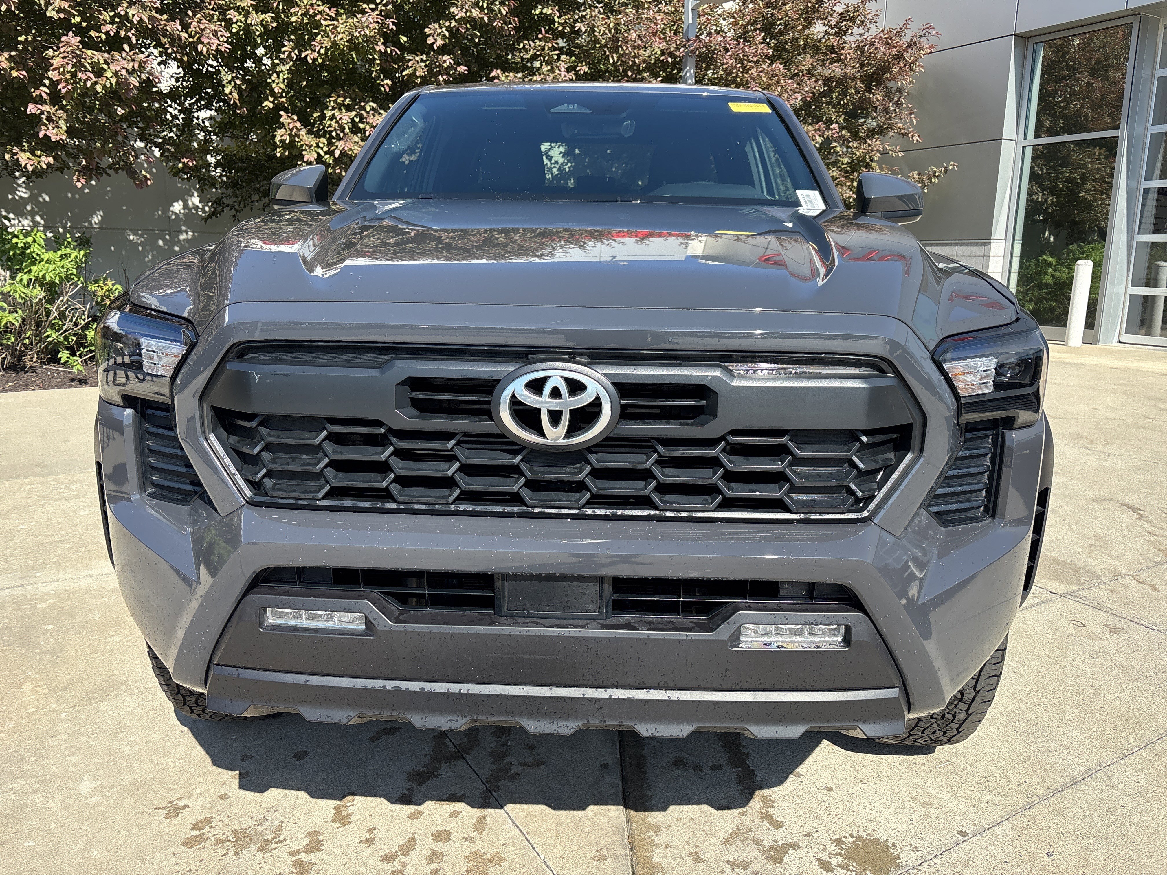 Certified 2025 Toyota Tacoma TRD Off-Road AWD/4WD image 6