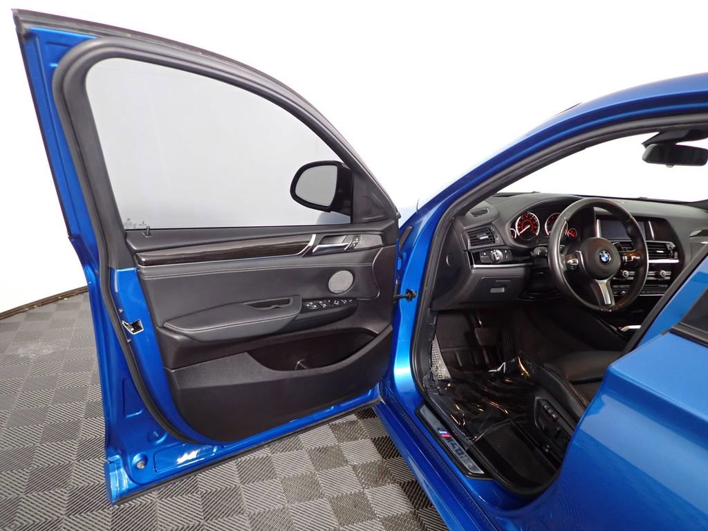 Used 2018 BMW X4 M40i image 23