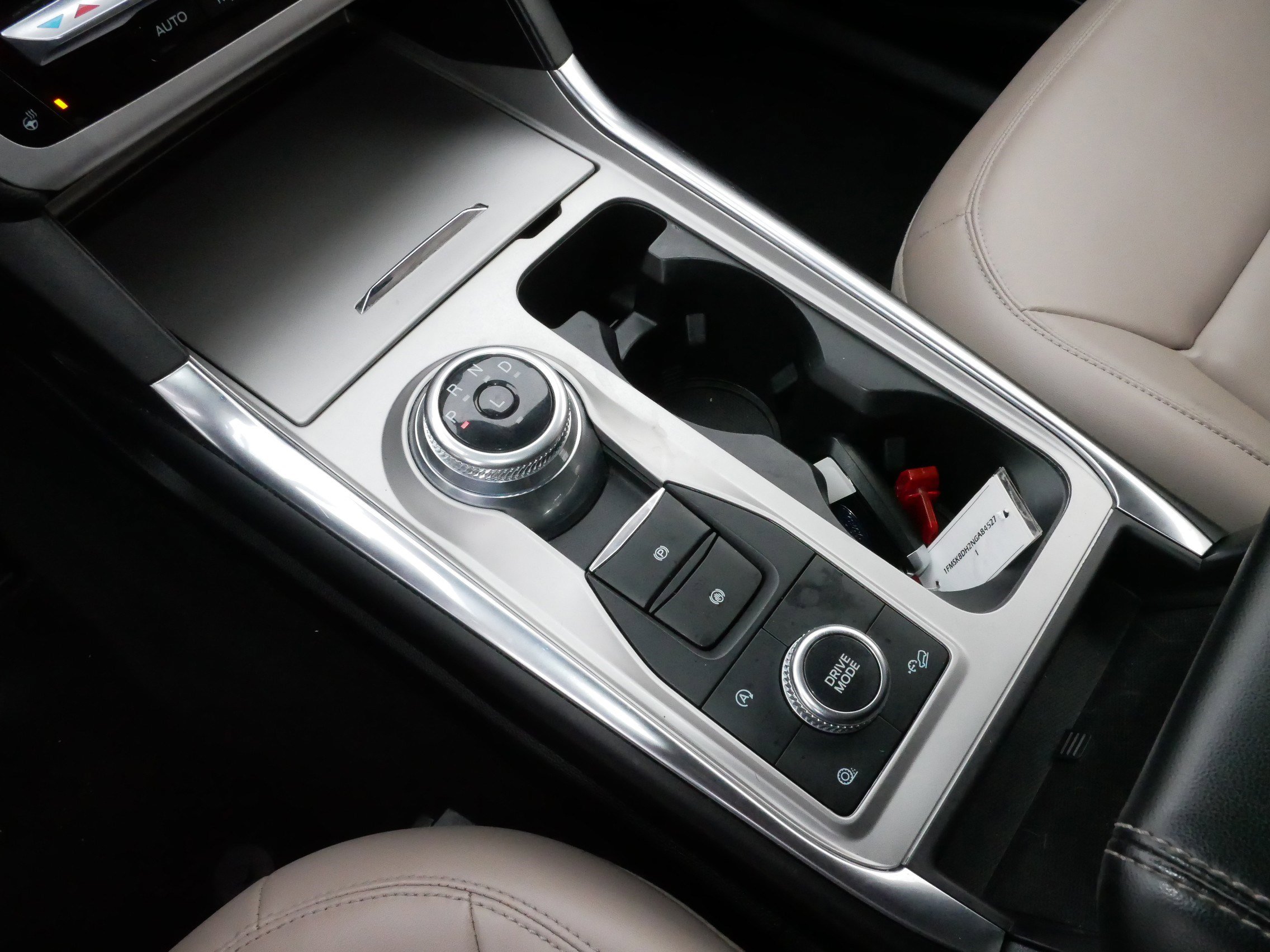 Used 2022 Ford Explorer XLT image 24