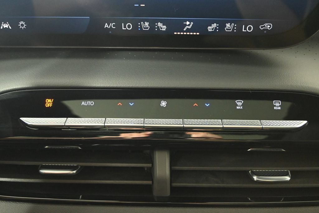 Used 2025 Buick Enclave Avenir w/ Super Cruise Package AWD/4WD image 33