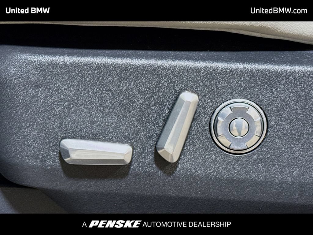 Used 2025 Lincoln Navigator L Reserve AWD/4WD image 4